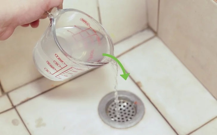 Thông cống nghẹt bằng nước nóng