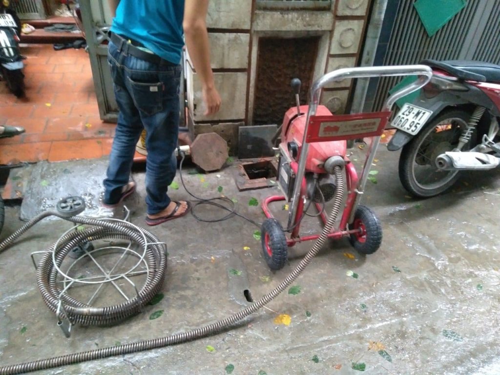 Thực hiện thông nghẹt cống chuyên nghiệp tại Quảng Ngãi